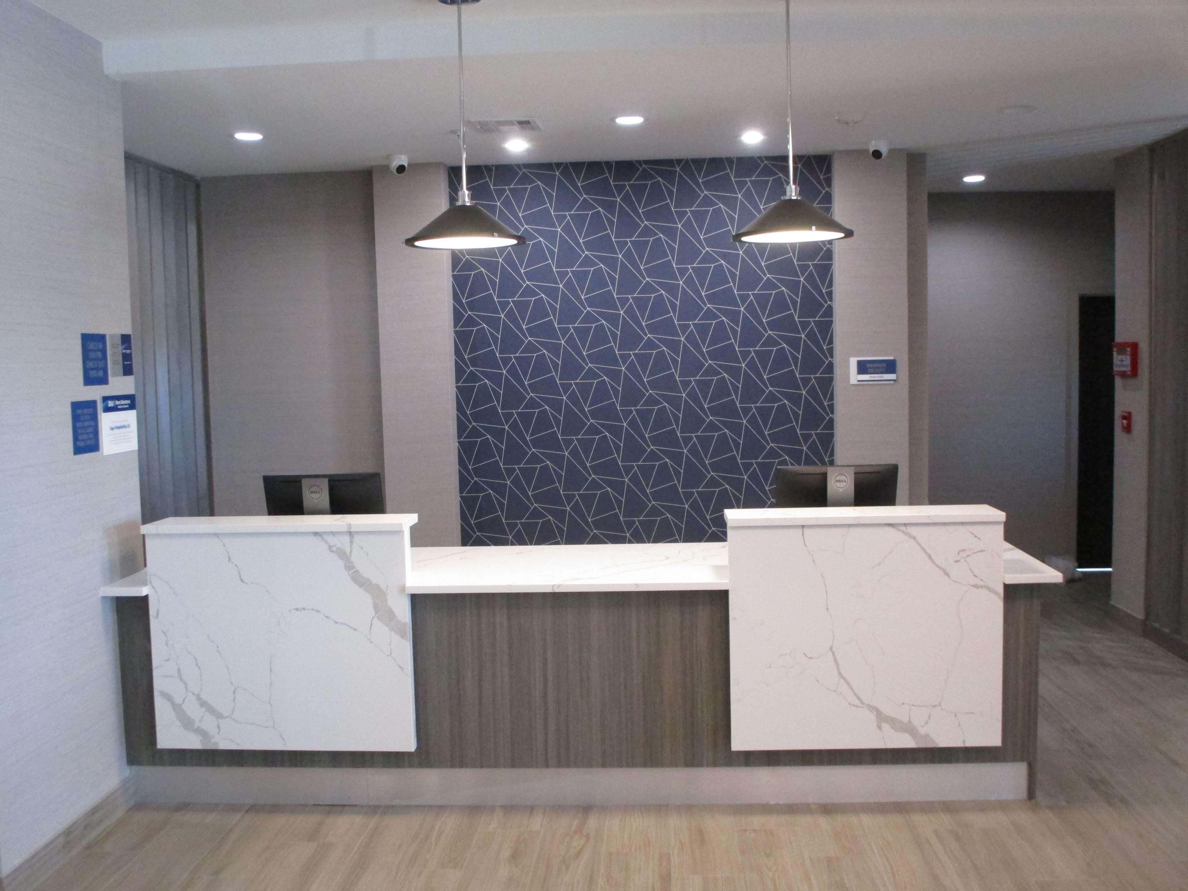 Best Western Plus Choctaw Inn & Suites Bagian luar foto